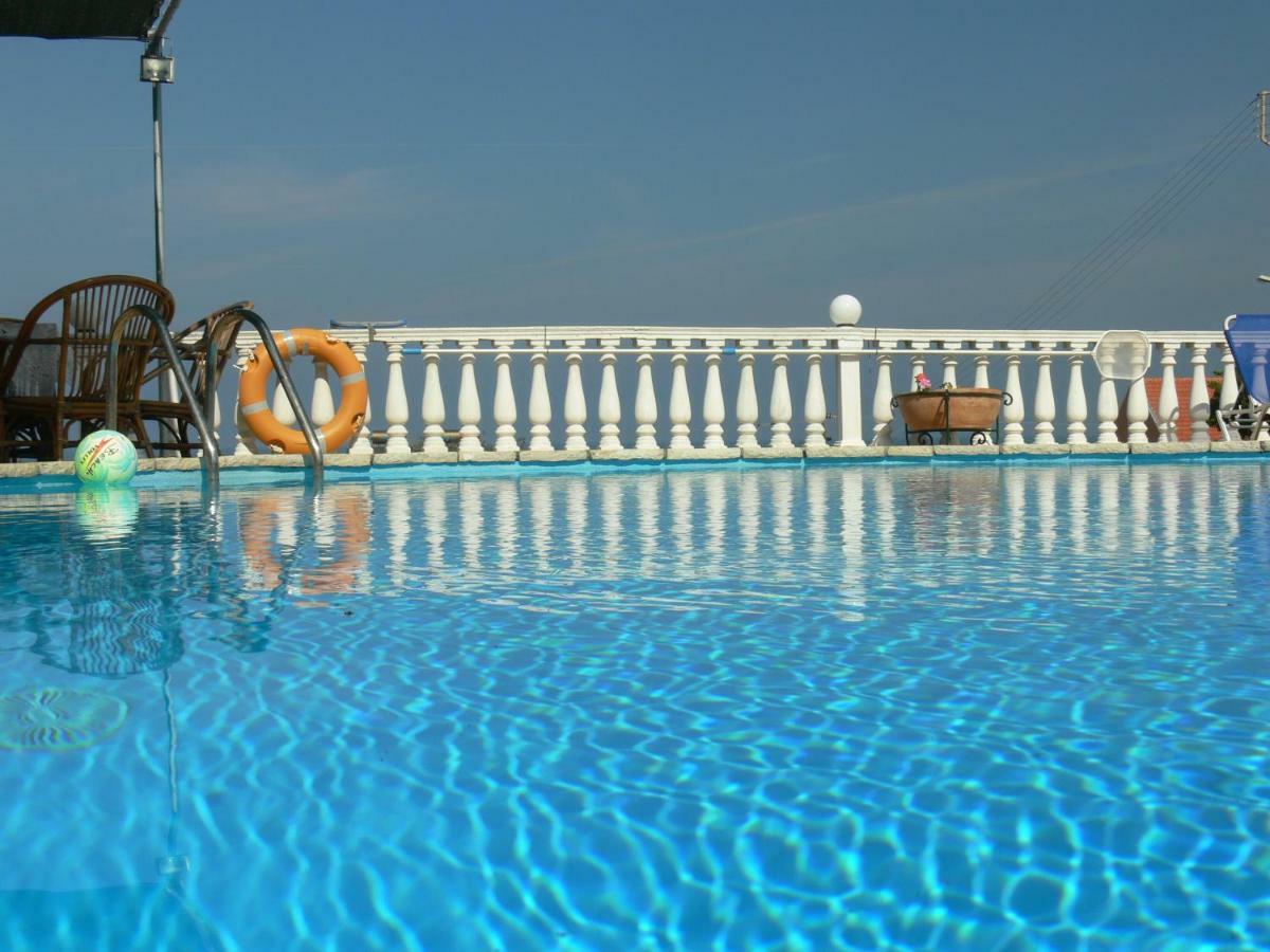 Angela Apartments Pool Gardens And Sea Views Ájosz Sztéfanosz Kültér fotó